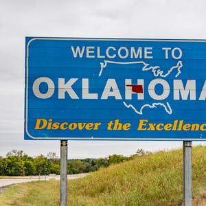 Welcome to Oklahoma sign